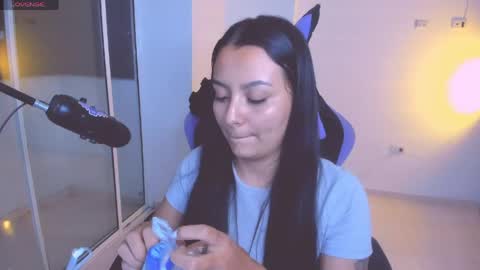 Lili online show from April 21, 2026, 1:42 am