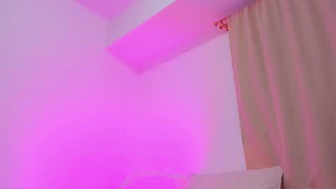 Instagram Soyamandaa  1 online show from November 21, 2025, 11:47 pm