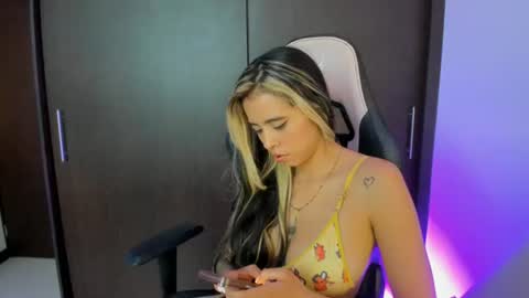 Snapshot of soycinthya_r chatting on June 23, 2026, 10:52 pm CINTHYA online show from June 23, 2026, 10:52 pm