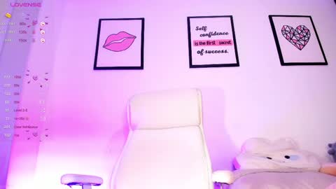 Juliana online show from March 5, 2025, 9:15 pm