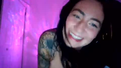 Snapshot of sp1cy_whitethangs chatting on July 17, 2026, 6:20 am Spicywhitethangs online show from July 17, 2026, 6:20 am
