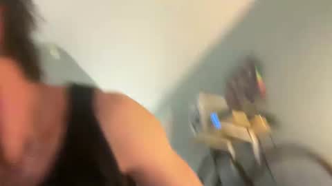 TrndSettrz online show from January 28, 2025, 4:08 am