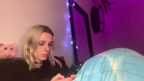 Spacegirl online show from December 28, 2024, 6:40 pm