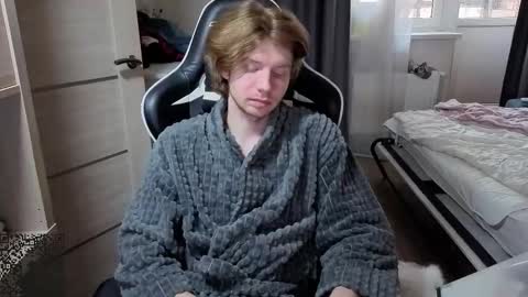 Snapshot of spaisenok chatting on September 14, 2025, 2:49 pm Mike online show from September 14, 2025, 2:49 pm