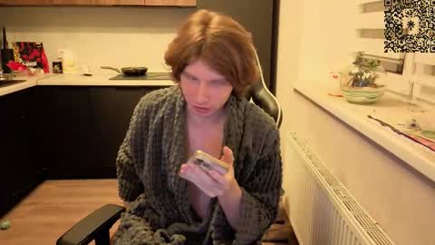 Snapshot of spaisenok chatting on October 22, 2025, 12:11 am Mike online show from October 22, 2025, 12:11 am