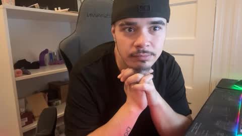 spanishcouple4255 online show from November 23, 2025, 4:40 pm