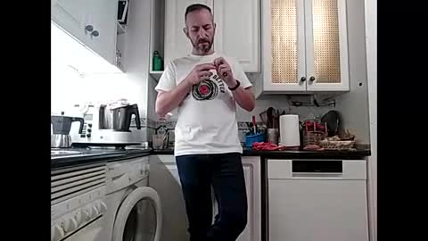 Manu  online show from October 1, 2025, 9:59 am