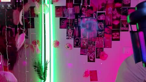  SparkleMona  online show from September 14, 2025, 2:33 am