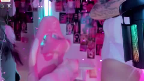  SparkleMona  online show from September 21, 2025, 2:35 am