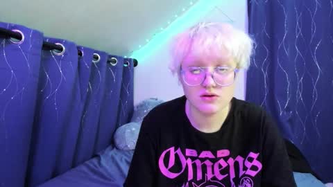 Snapshot of sparkling_water_hate_club chatting on November 16, 2025, 7:36 am Atticus Pendragon online show from November 16, 2025, 7:36 am