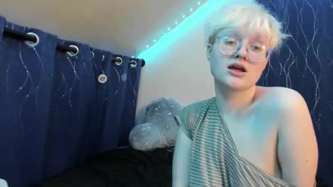 Atticus Pendragon online show from December 5, 2025, 1:58 am