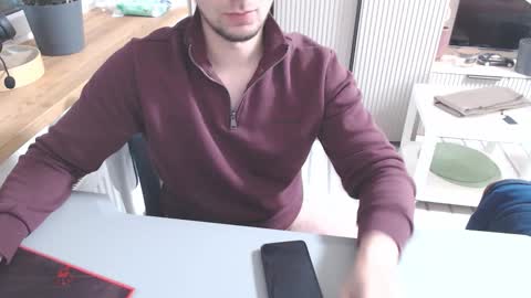 Art online show from November 22, 2025, 11:15 pm