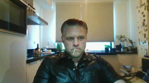 Snapshot of spectacularguy chatting on February 26, 2025, 11:20 am DutchDude online show from February 26, 2025, 11:20 am