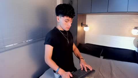 Snapshot of spencerwhite_ chatting on June 5, 2026, 8:58 pm Spencer online show from June 5, 2026, 8:58 pm
