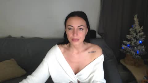 Carla online show from December 13, 2025, 7:53 pm