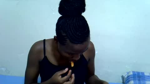 Snapshot of spicy_kittie chatting on July 13, 2026, 9:12 am Kittle online show from July 13, 2026, 9:12 am