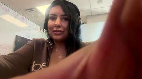 spicymami0333 online show from October 8, 2025, 5:10 pm