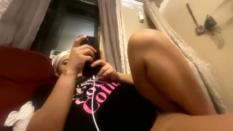 Snapshot of spicymami29 chatting on September 27, 2025, 8:41 am spicymami29 online show from September 27, 2025, 8:41 am