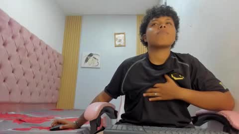 spiderdann_01 online show from March 4, 2026, 1:55 am