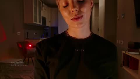 Elizabeth online show from November 10, 2025, 2:38 pm