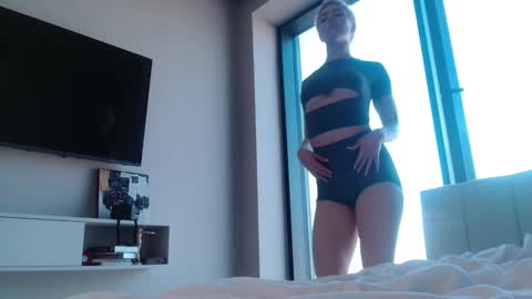 Elizabeth online show from March 16, 2026, 1:04 pm