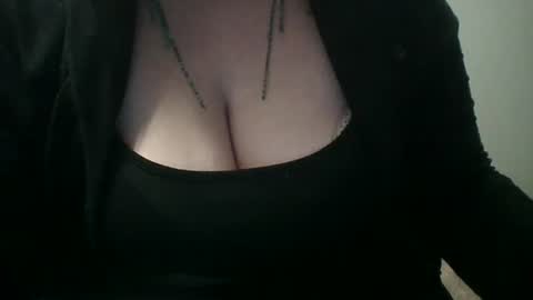 Snapshot of spinnerbitch chatting on June 24, 2026, 8:57 am Vanessa Spade online show from June 24, 2026, 8:57 am