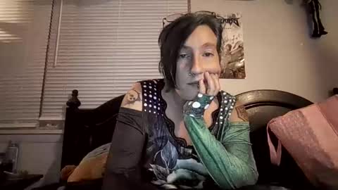 Kova online show from November 3, 2025, 2:02 am