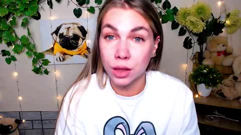 Karina online show from November 15, 2025, 1:07 pm