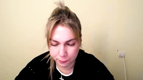 Snapshot of sport_tall_karina chatting on May 1, 2026, 7:57 am Karina online show from May 1, 2026, 7:57 am