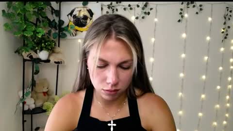 Snapshot of sport_tall_karina chatting on June 16, 2026, 8:50 am Karina online show from June 16, 2026, 8:50 am