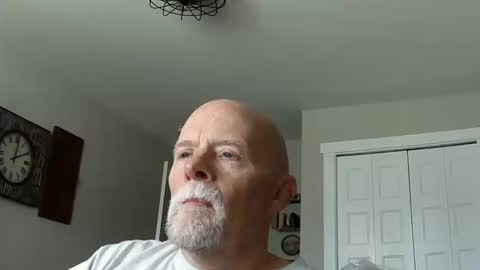 Snapshot of sportfish chatting on October 18, 2025, 9:04 pm sportfish online show from October 18, 2025, 9:04 pm