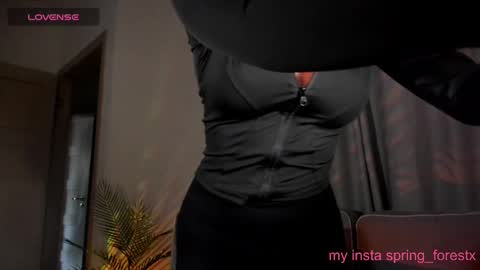 Lilly  online Monday - Friday ask time in pm online show from February 21, 2025, 12:39 pm