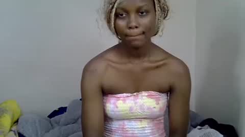 Tashy online show from November 3, 2025, 2:24 am