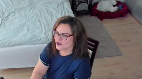 Snapshot of squirt_kimmm chatting on November 12, 2025, 9:10 am Kim online show from November 12, 2025, 9:10 am