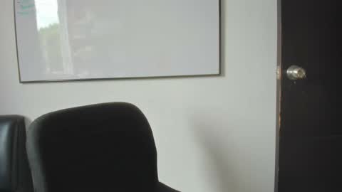 Snapshot of squirttati33 chatting on October 3, 2025, 4:37 pm Tati online show from October 3, 2025, 4:37 pm