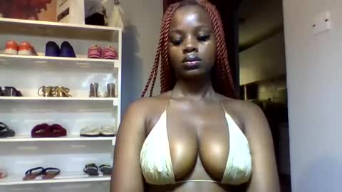 Snapshot of squiter_girlie chatting on May 12, 2026, 5:37 am Squiter online show from May 12, 2026, 5:37 am