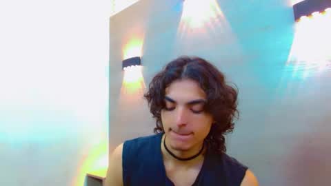 ethan online show from November 19, 2025, 2:50 pm