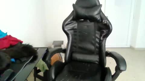 Snapshot of srbey_ chatting on November 12, 2025, 11:14 pm Vic online show from November 12, 2025, 11:14 pm