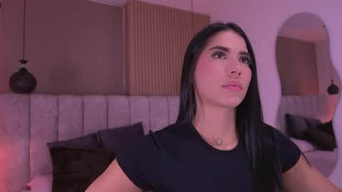 Snapshot of ss_samantha chatting on May 9, 2026, 7:19 pm samantha online show from May 9, 2026, 7:19 pm