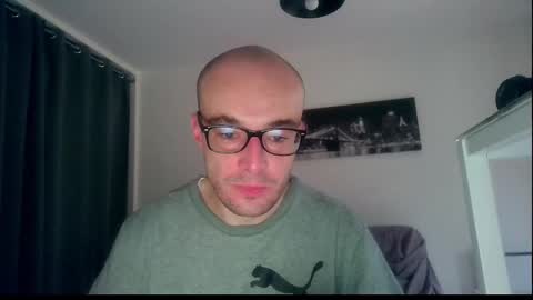 Snapshot of ssenzo chatting on December 23, 2024, 8:11 am ssenzo online show from December 23, 2024, 8:11 am