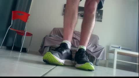 Snapshot of ssenzo chatting on October 25, 2025, 9:06 am ssenzo online show from October 25, 2025, 9:06 am