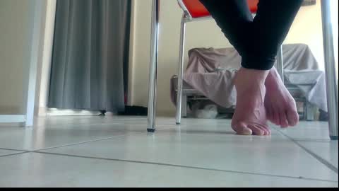 Snapshot of ssenzo chatting on December 18, 2025, 10:32 am ssenzo online show from December 18, 2025, 10:32 am