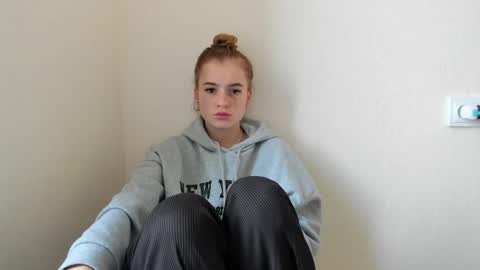 stacey__doll online show from September 10, 2025, 2:33 am
