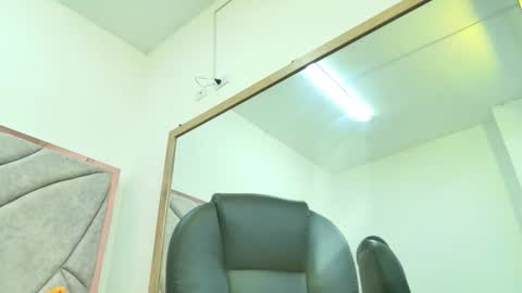 Stacey lee online show from November 19, 2025, 9:15 pm