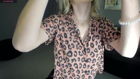 Snapshot of staceywood_ chatting on April 22, 2026, 10:50 am Stacy Woods online show from April 22, 2026, 10:50 am