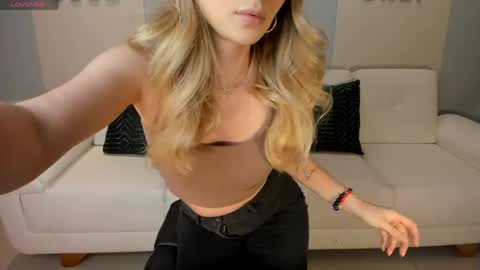 Snapshot of staceywood_ chatting on April 28, 2026, 11:04 am Stacy Woods online show from April 28, 2026, 11:04 am