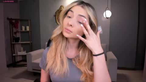 Stacy Woods online show from June 9, 2026, 11:33 am