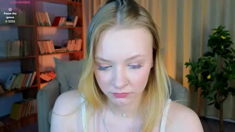 Snapshot of staceyyjones chatting on June 1, 2026, 10:28 am Stacey online show from June 1, 2026, 10:28 am