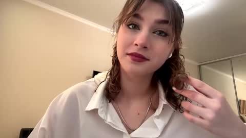 Elli online show from February 6, 2026, 8:18 am