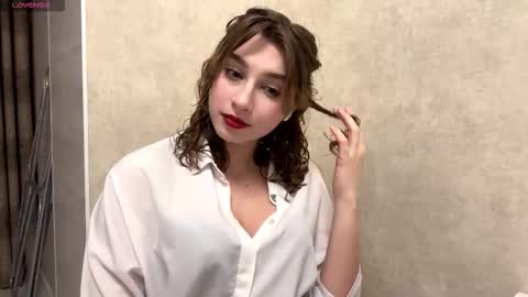 Elli online show from February 24, 2026, 9:13 pm